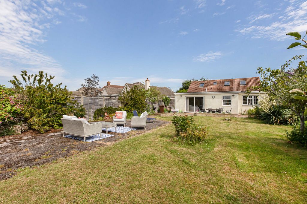 Property photo 3 of 31