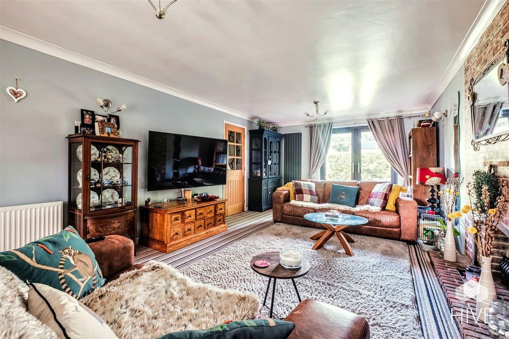 Property photo 3 of 31