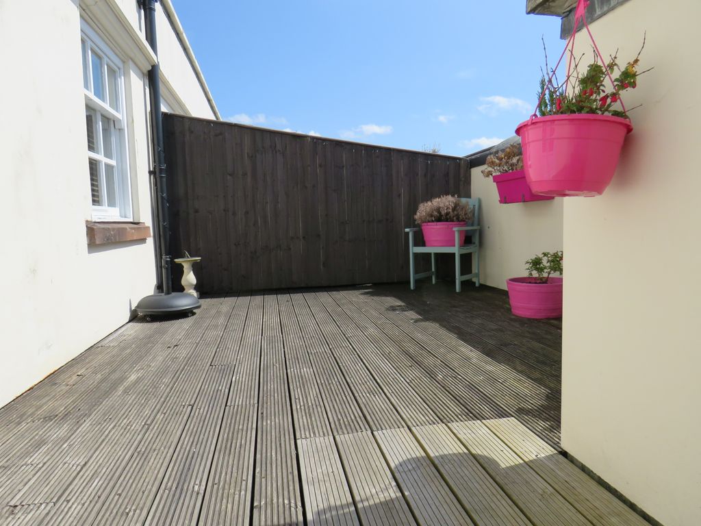 Property photo 2 of 8 Image
