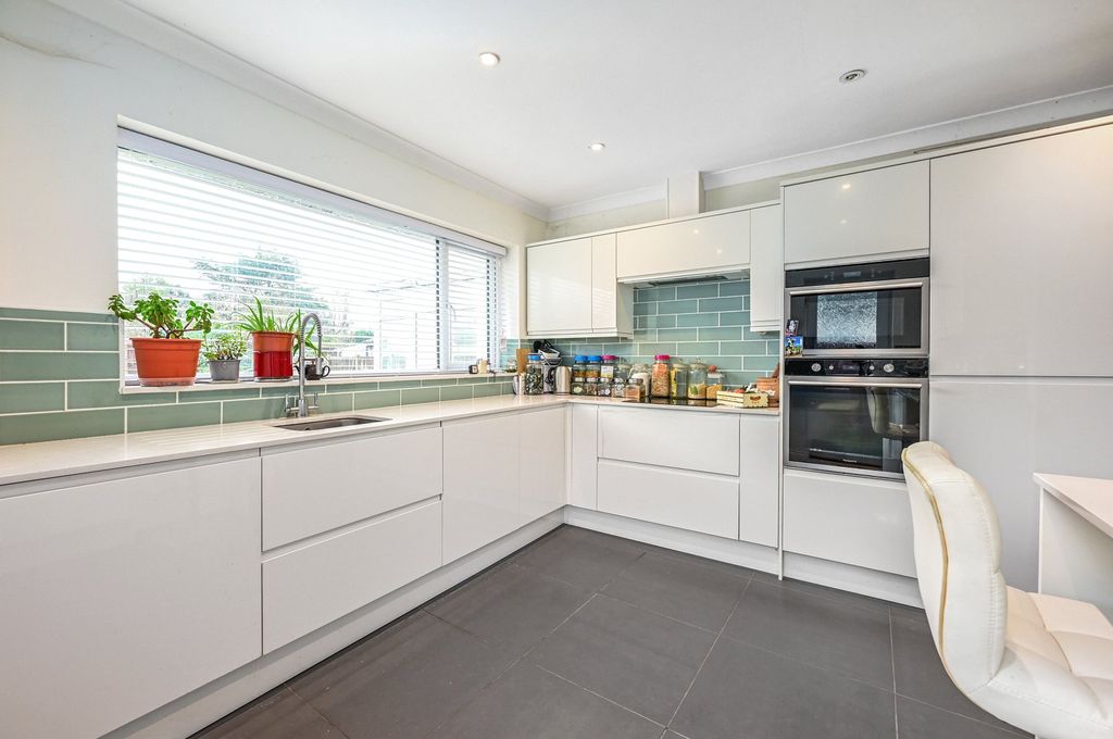 Property photo 2 of 13 Picture No. 05