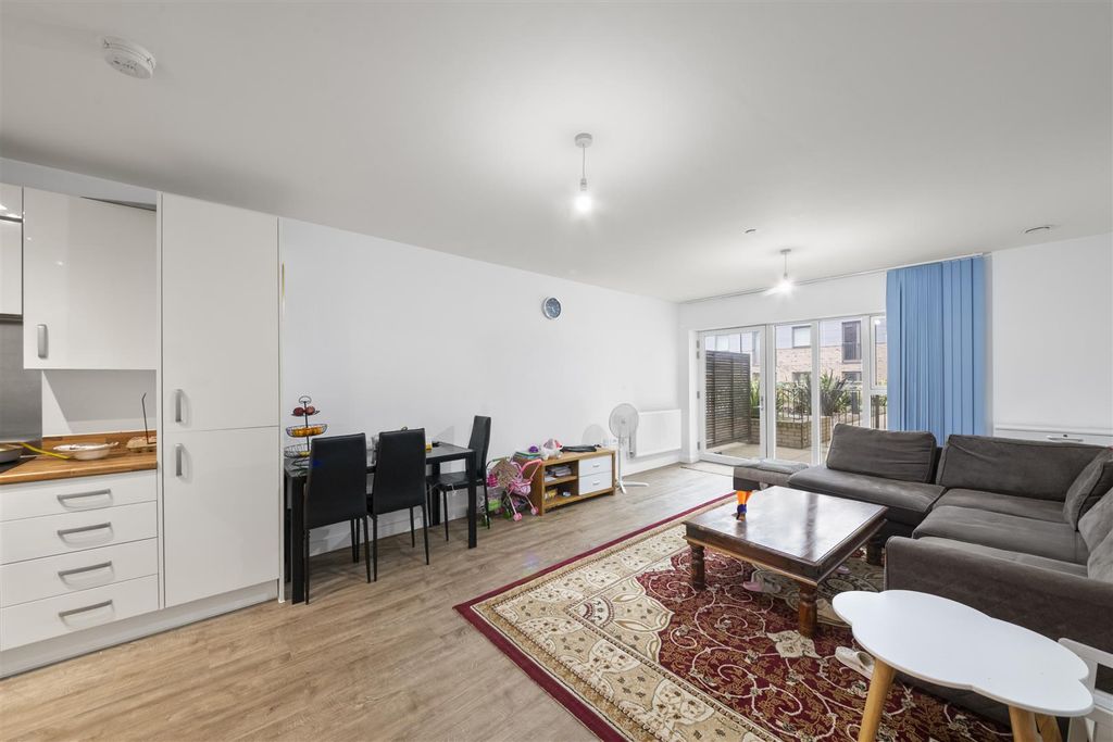 Property photo 2 of 12