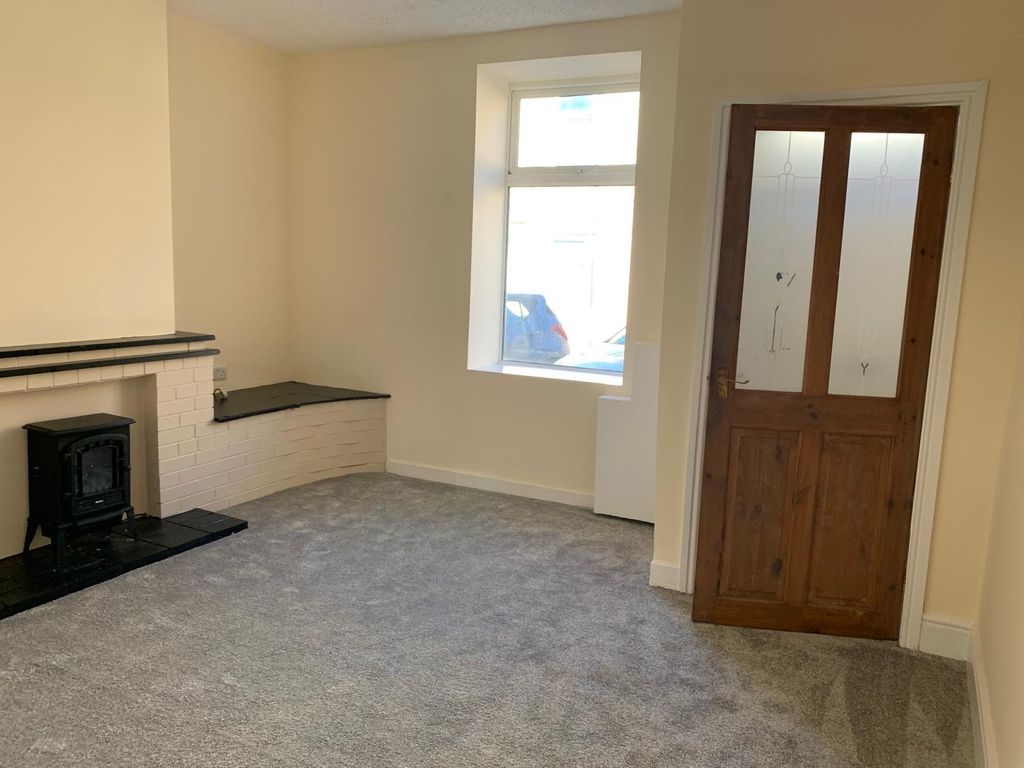 Property photo 2 of 8 Photo 2