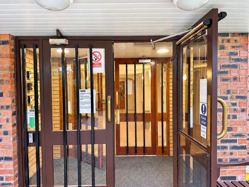 Property photo 2 of 16 Entrance