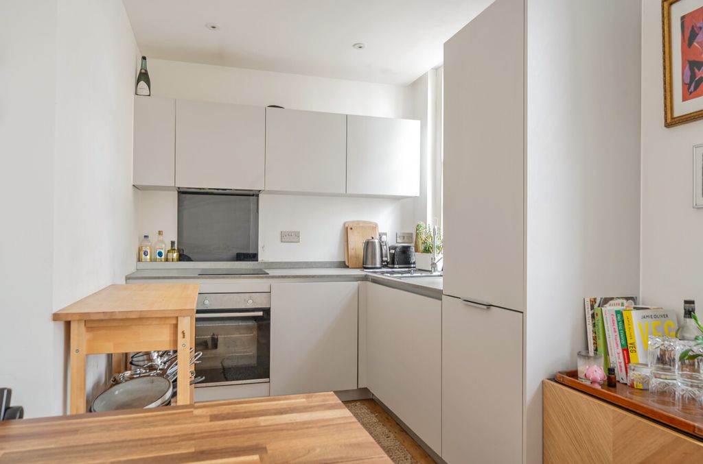 Property photo 3 of 8