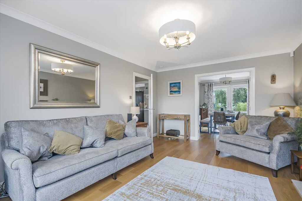 Property photo 2 of 33