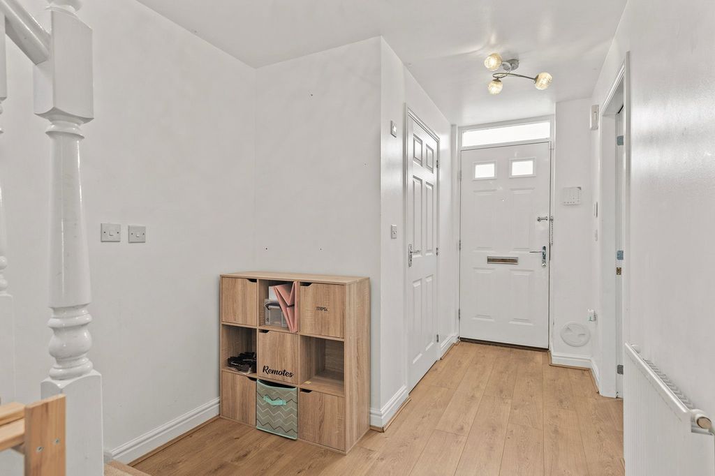 Property photo 2 of 24