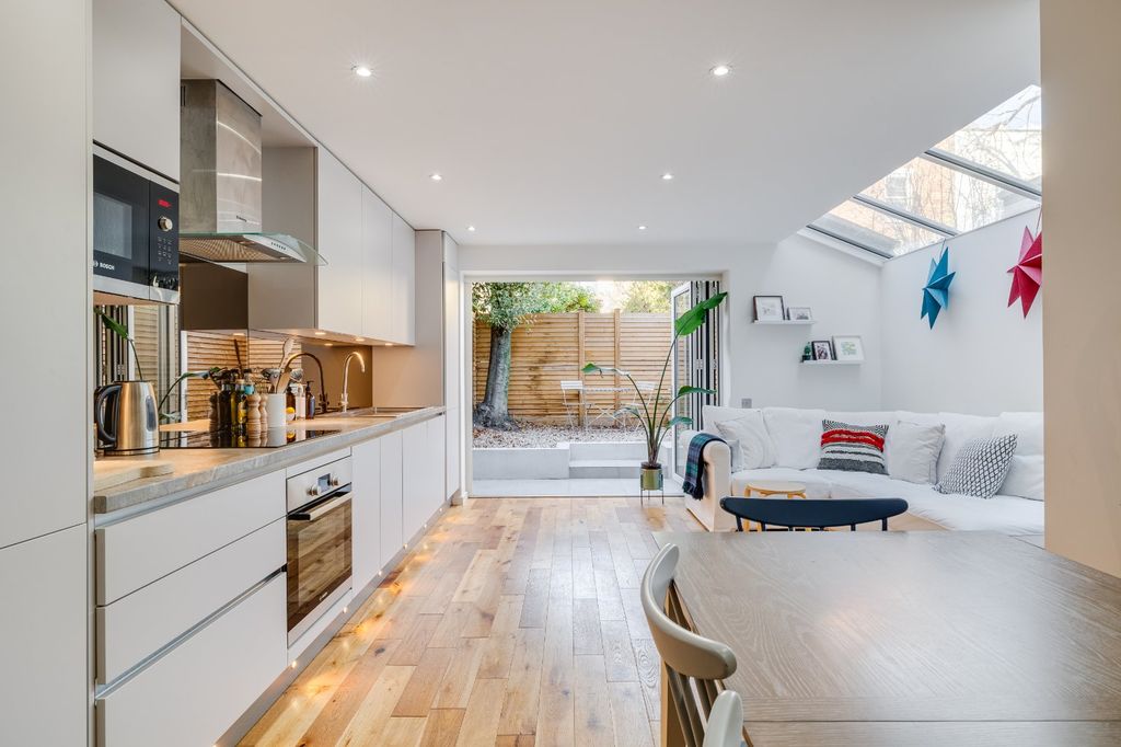 Property photo 1 of 7