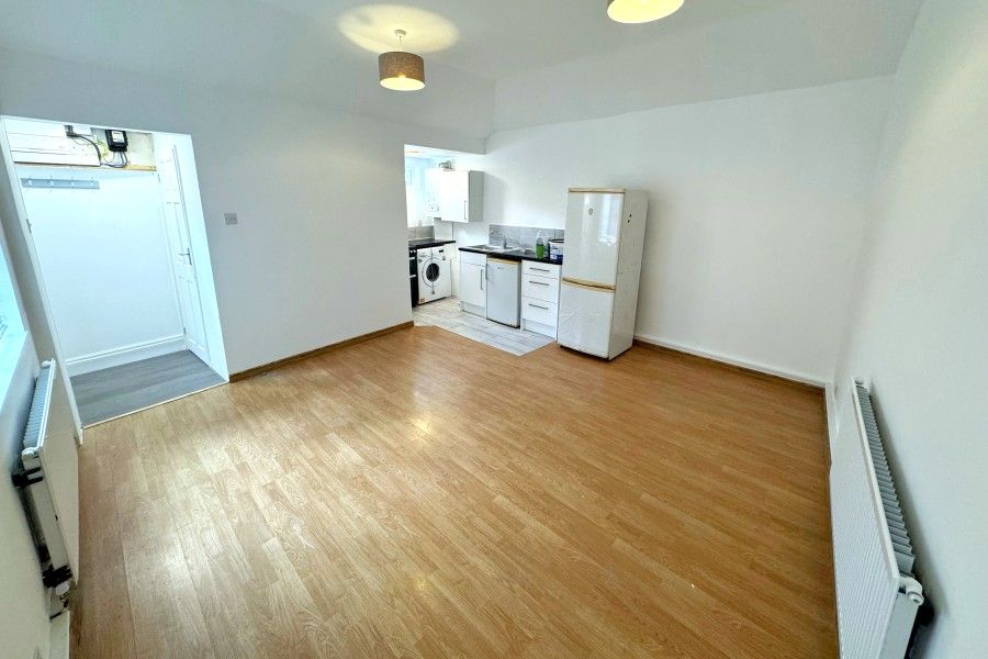 Property photo 1 of 3