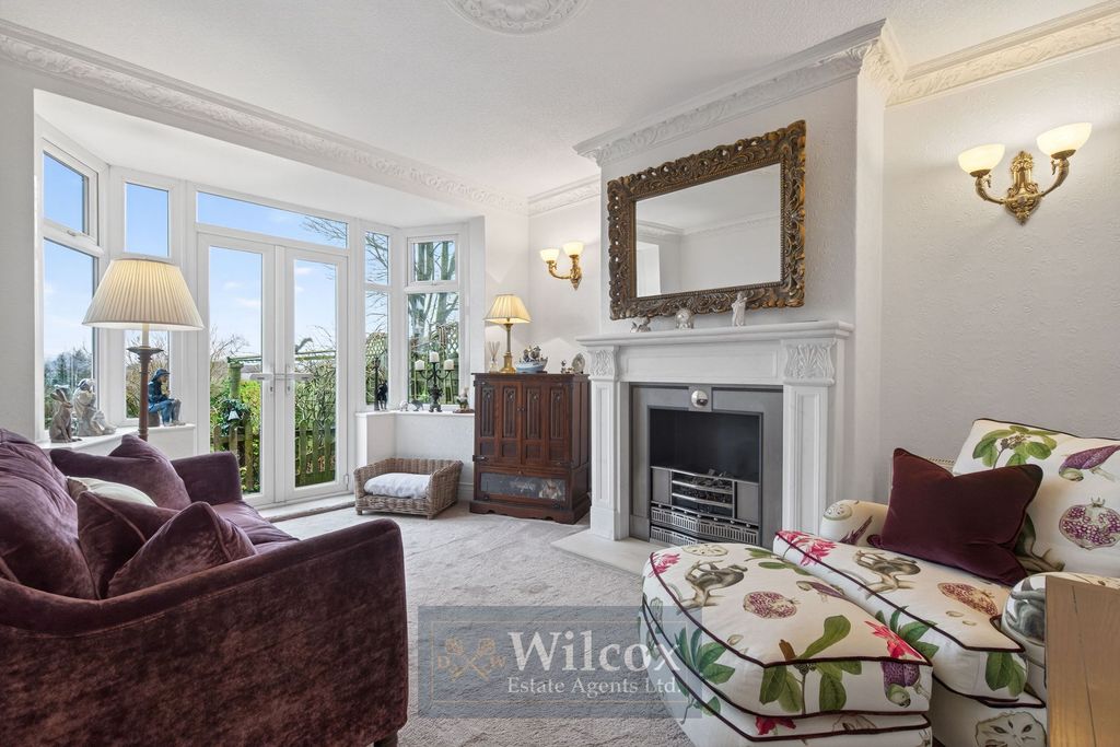 Property photo 3 of 32