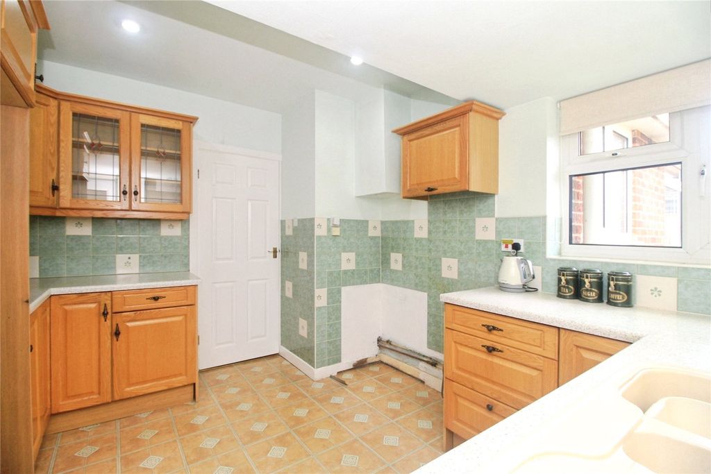 Property photo 2 of 14 Breakfast Kitchen