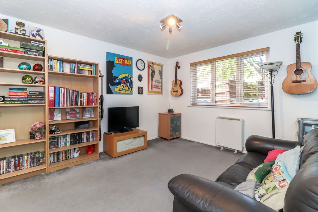 Property photo 3 of 15
