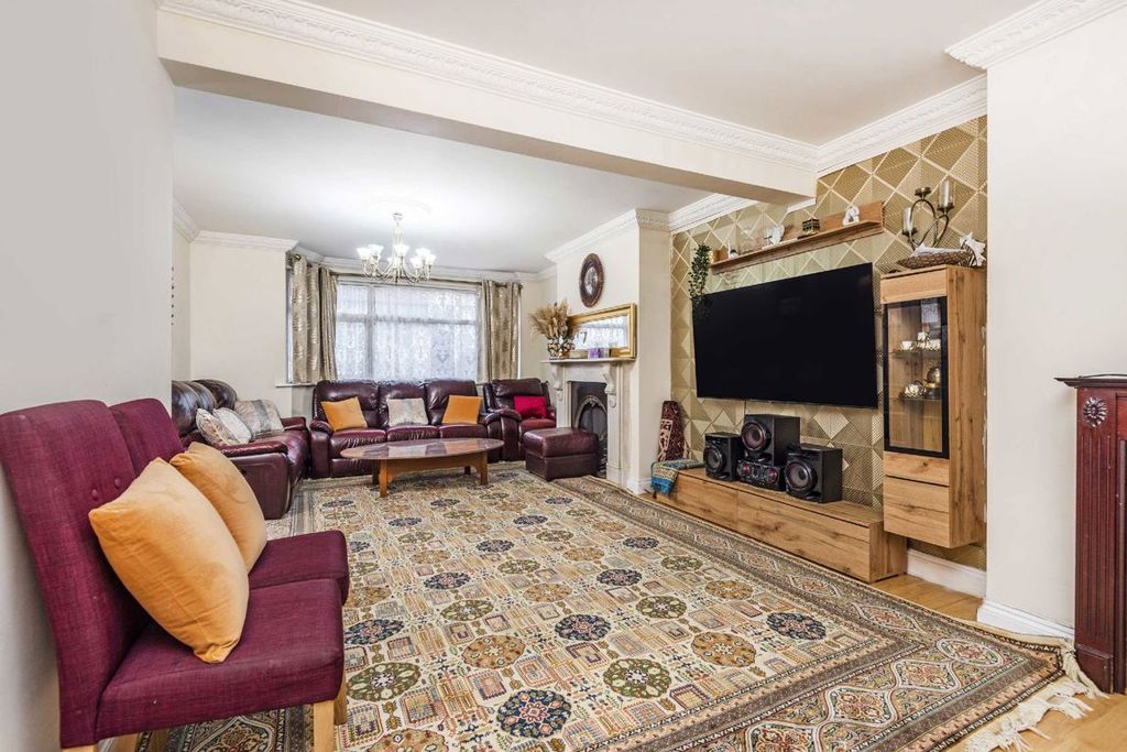 Property photo 3 of 9