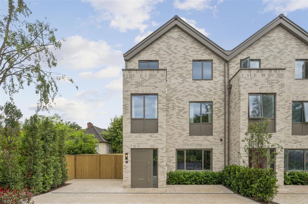 Property photo 1 of 21 Swift Place-2.Jpg