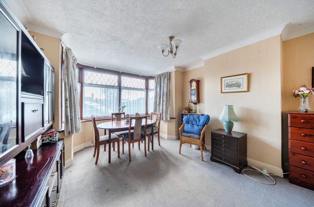 Property photo 3 of 17 1509896-11-6A86E1...