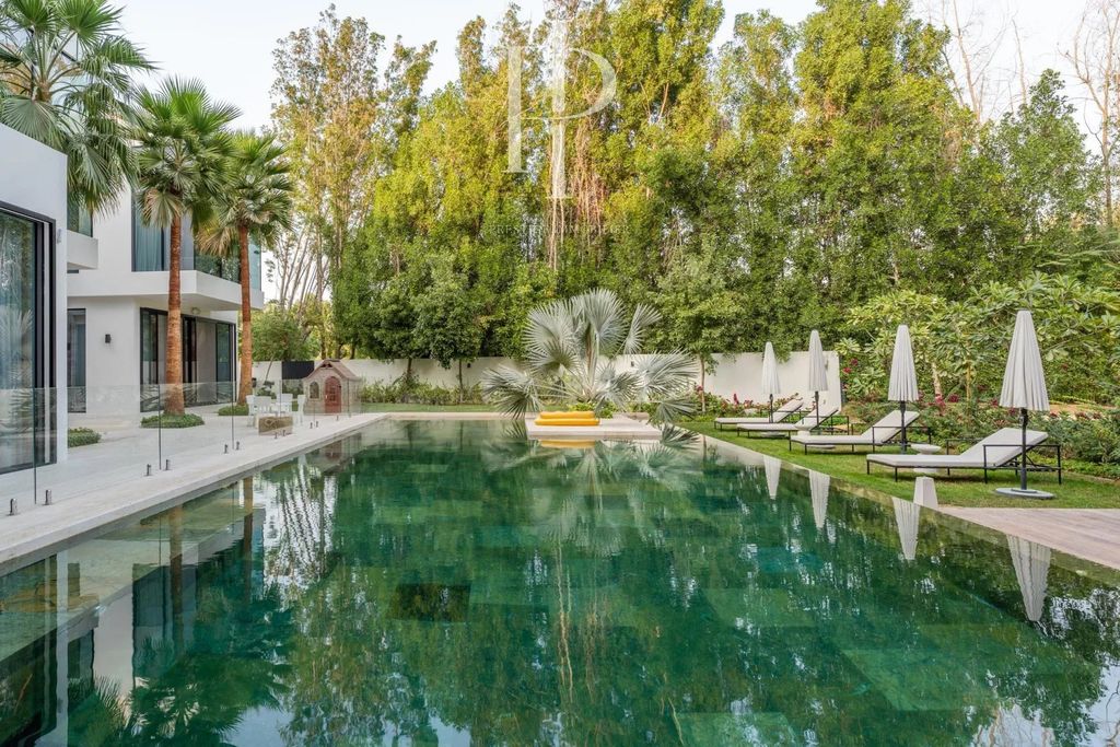 Property photo 2 of 27