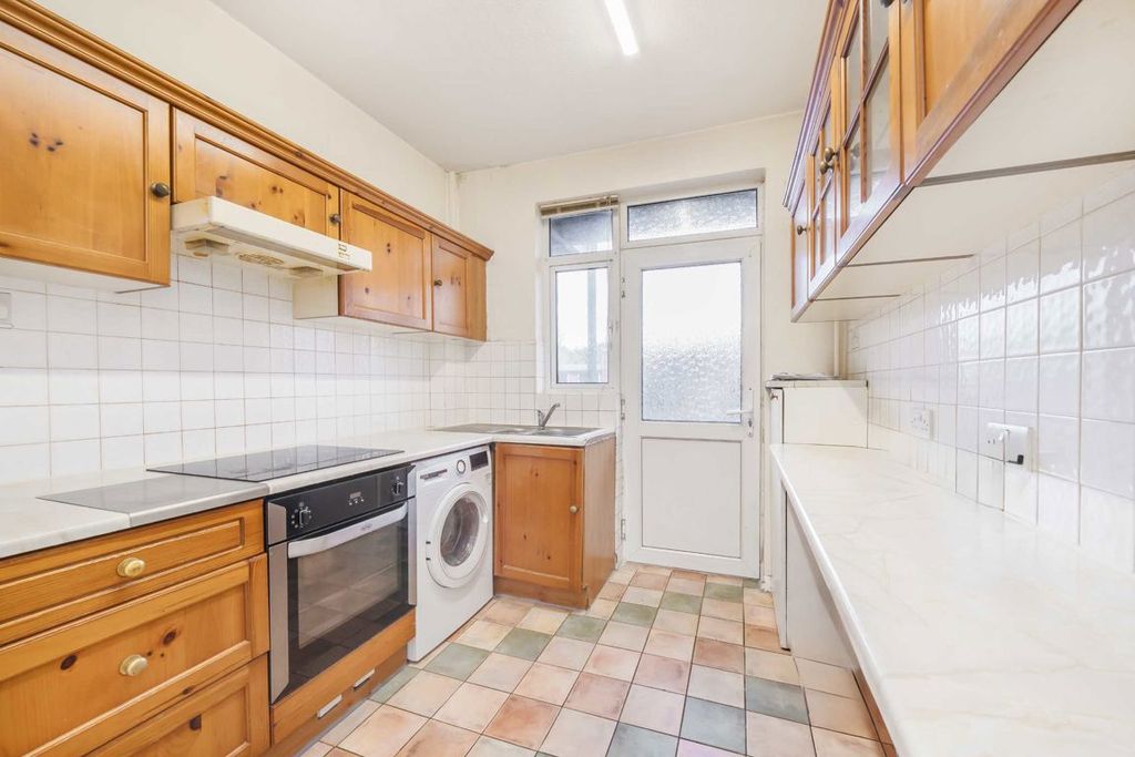 Property photo 3 of 6