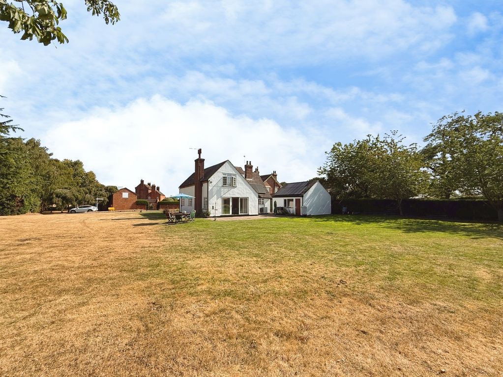 Property photo 3 of 23