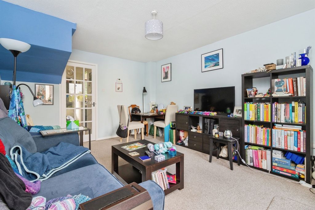 Property photo 3 of 17