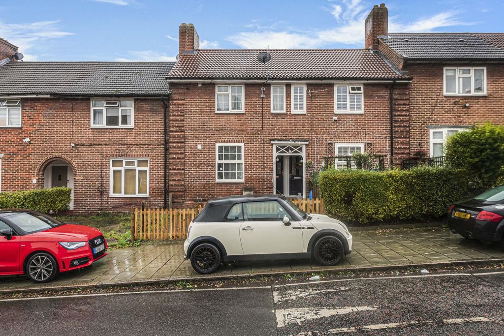 Property photo 1 of 15 Front (Exterior)