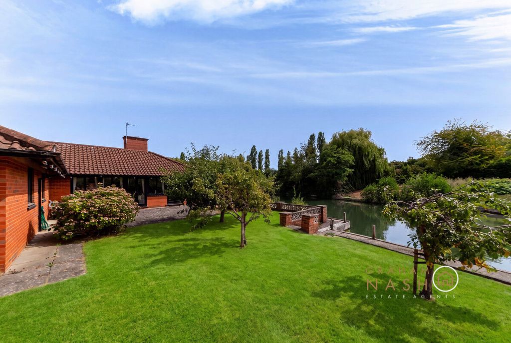 Property photo 3 of 27