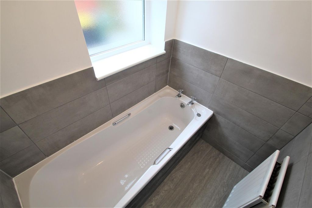 Additional image 10 of 5 bed terraced house to rentEstcourt Terrace, Headingley, Leeds, West Yorkshire LS6