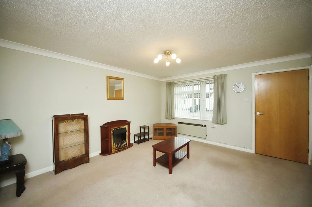 Property photo 3 of 13