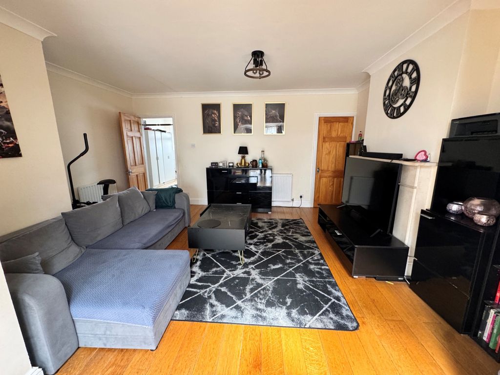 Property photo 2 of 11 Gallery