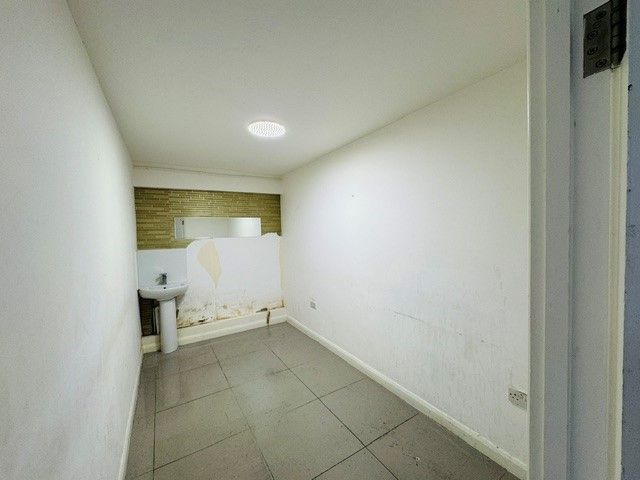 Property photo 2 of 8 Photo 3