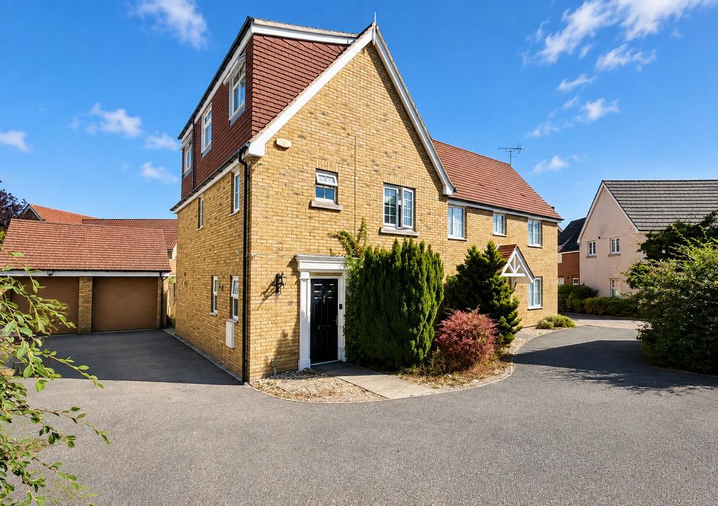 Property photo 1 of 32 13E9011D-3818-4Ebe-865E-D048F8Fb3C7A.Png
