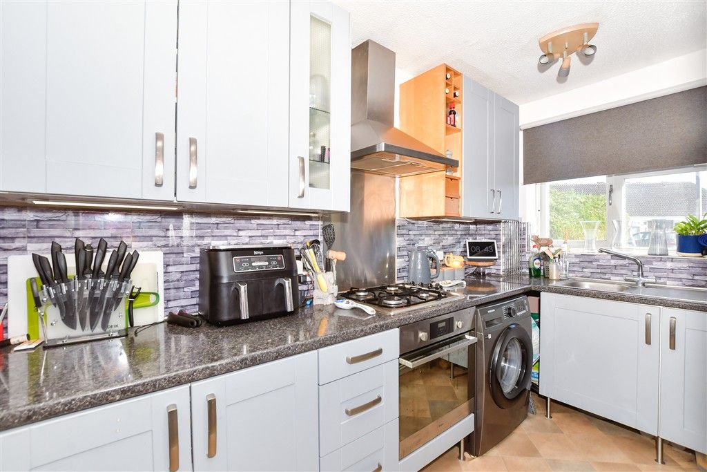Property photo 3 of 13 Kitchen