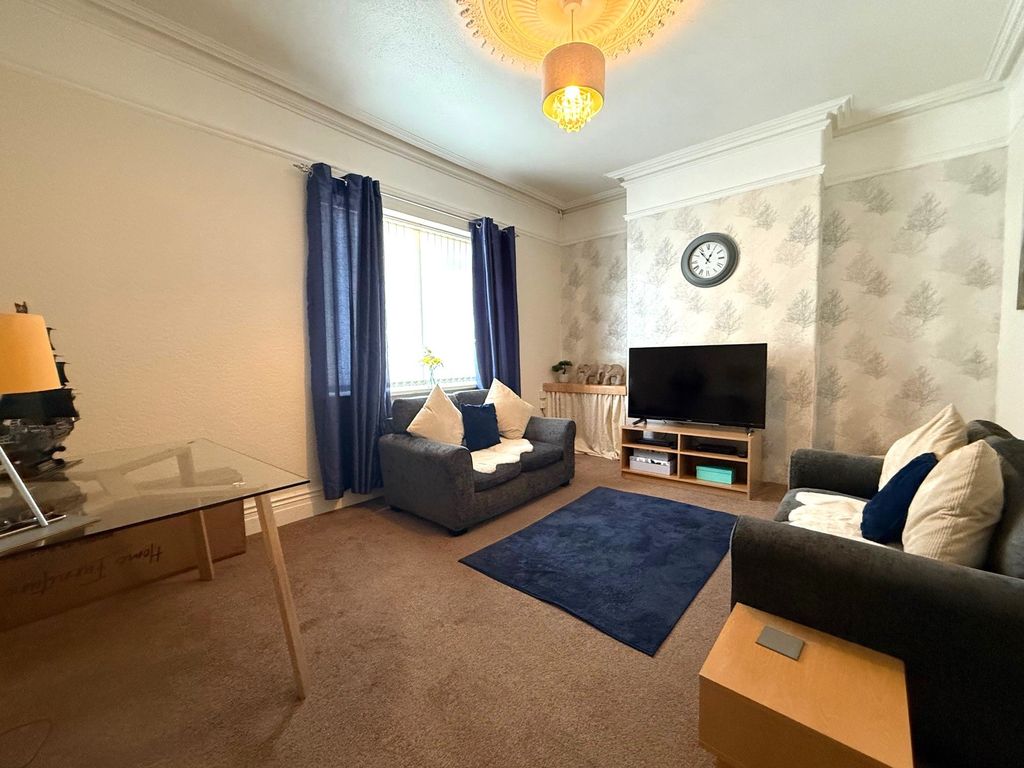 Property photo 2 of 12 Photograph 2