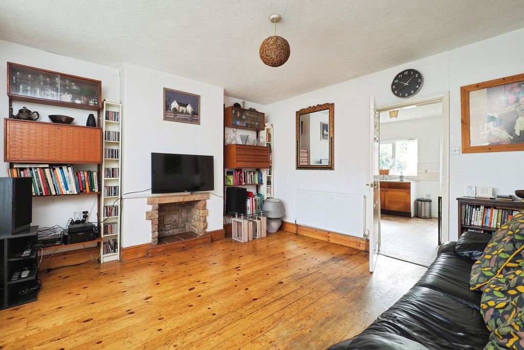 Property photo 2 of 17 Photo