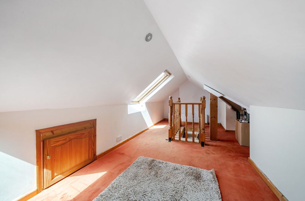 Property photo 3 of 24 1463254-17-6A0Ddf...