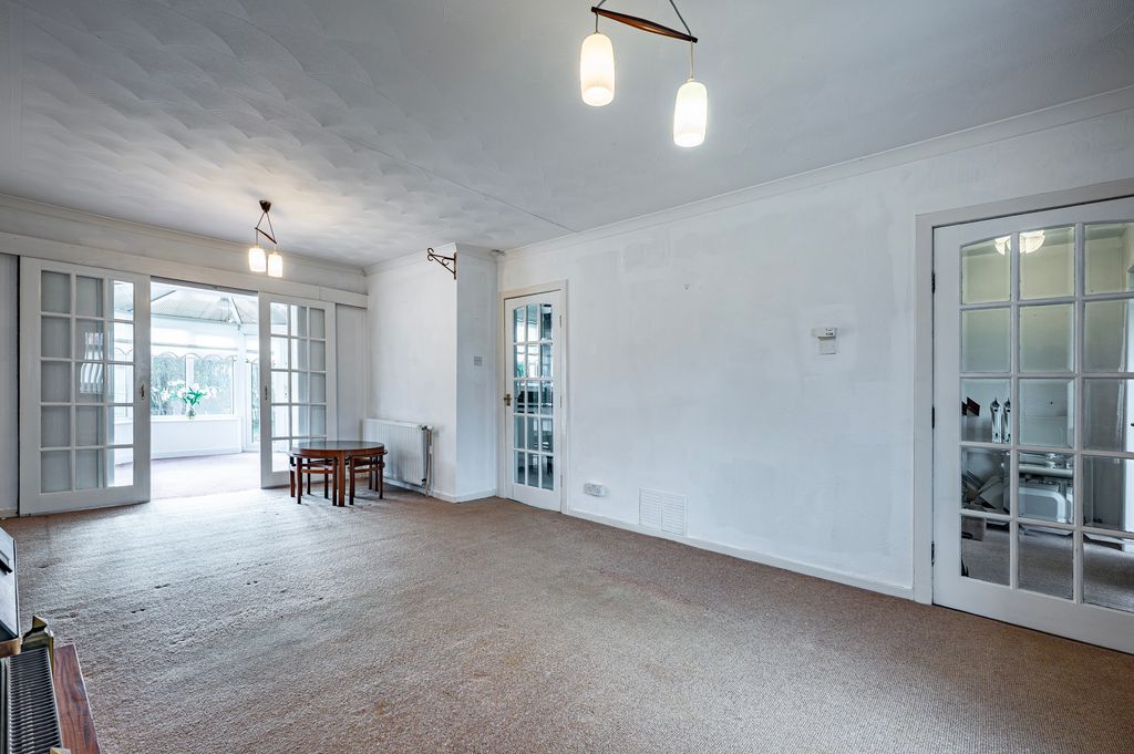 Property photo 2 of 31