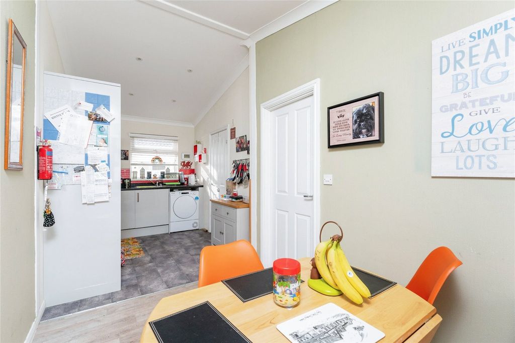 Property photo 3 of 17 Kitchen Diner