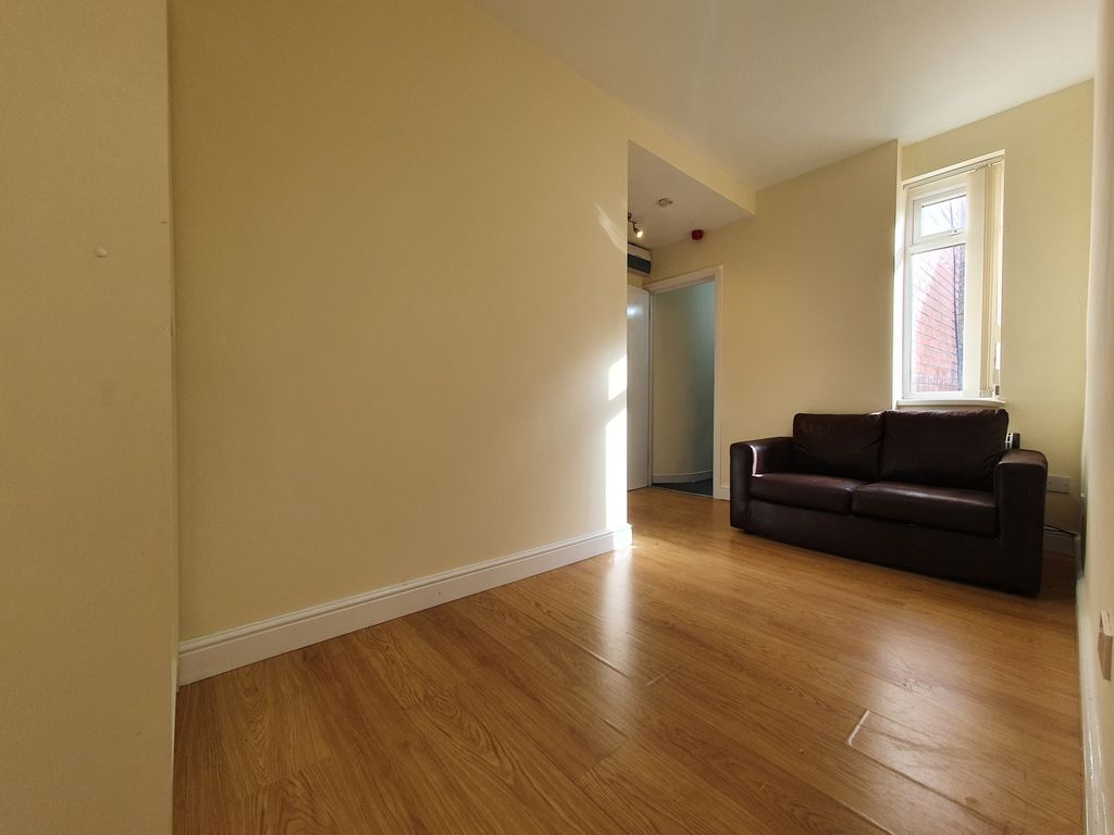 Property photo 2 of 11 Gallery