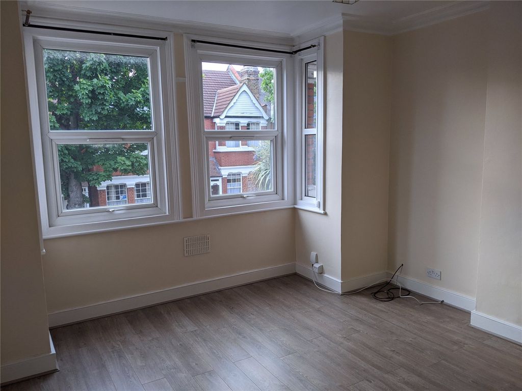 Property photo 3 of 14 Picture No. 22