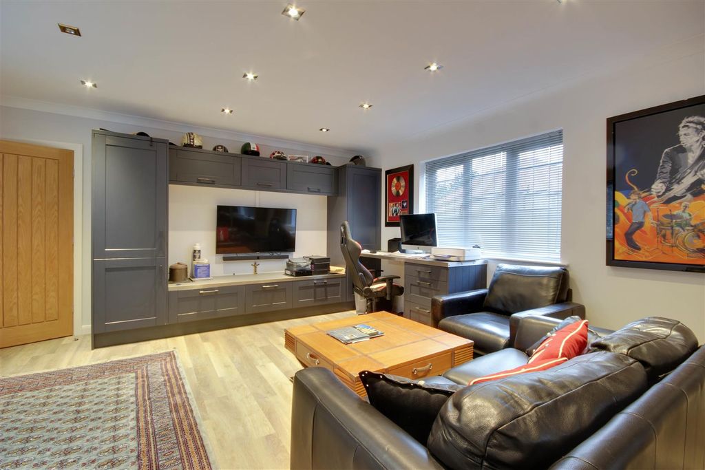 Additional image 13 of 4 bed detached house for saleOff Kemp Road, Swanland HU14