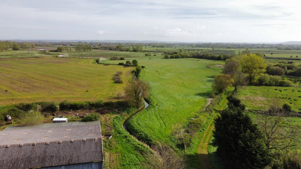 Property photo 3 of 12 Picture No. 01