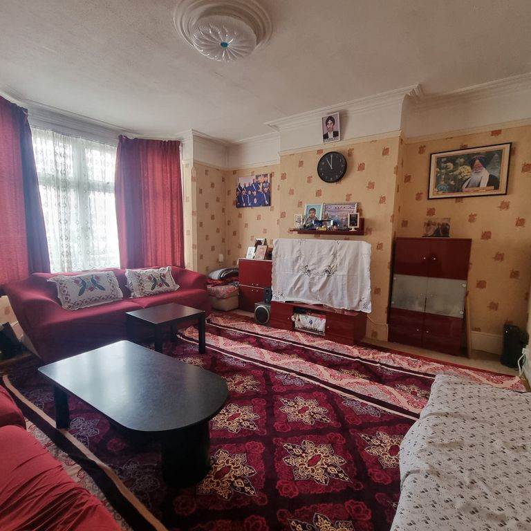 Property photo 3 of 12