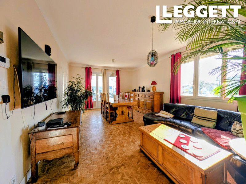 Property photo 2 of 10