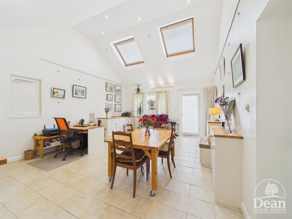 Property photo 3 of 30