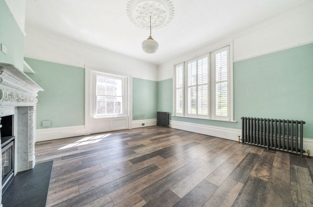 Property photo 3 of 22 1484572-10-6A4F9A...