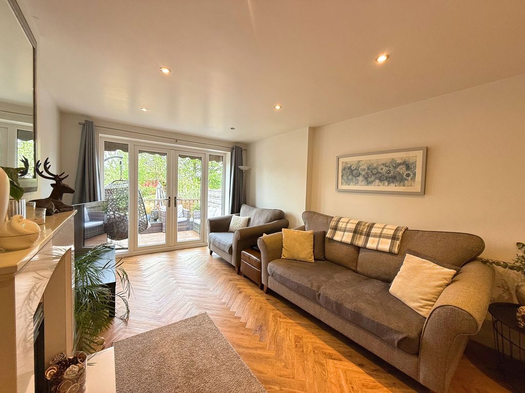 Property photo 2 of 33