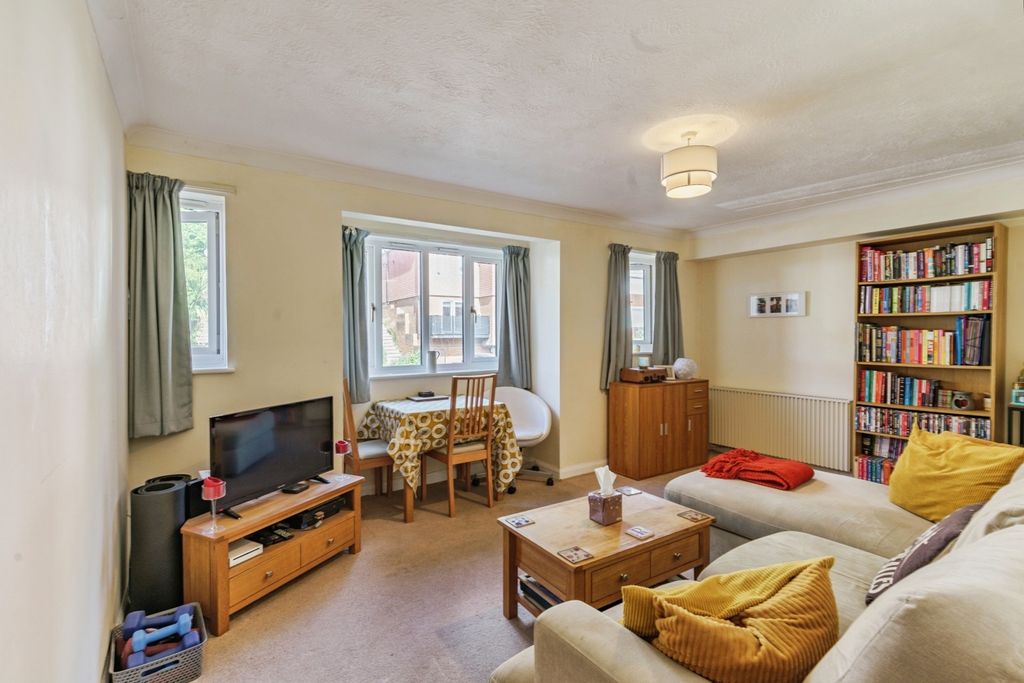 Property photo 2 of 10 Pbox-Img.Jpg