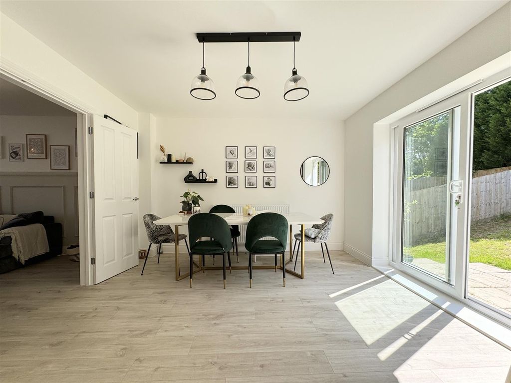 Property photo 3 of 28 Dining Area