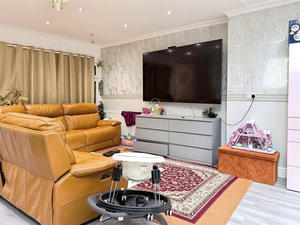 Property photo 3 of 20 Picture 3