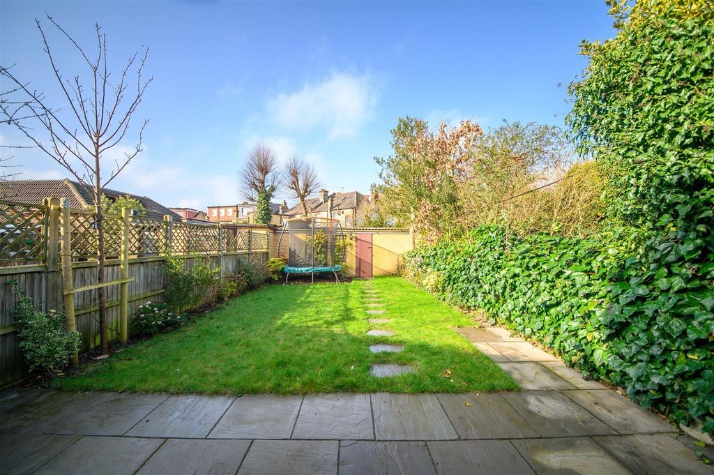 Property photo 2 of 20