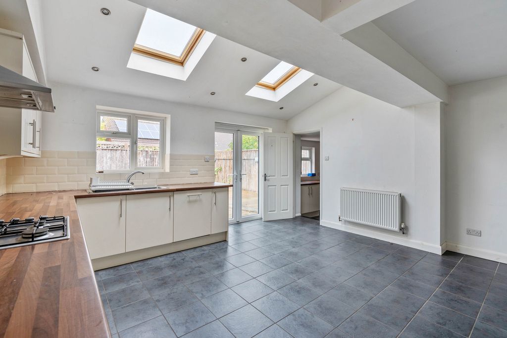 Property photo 2 of 16