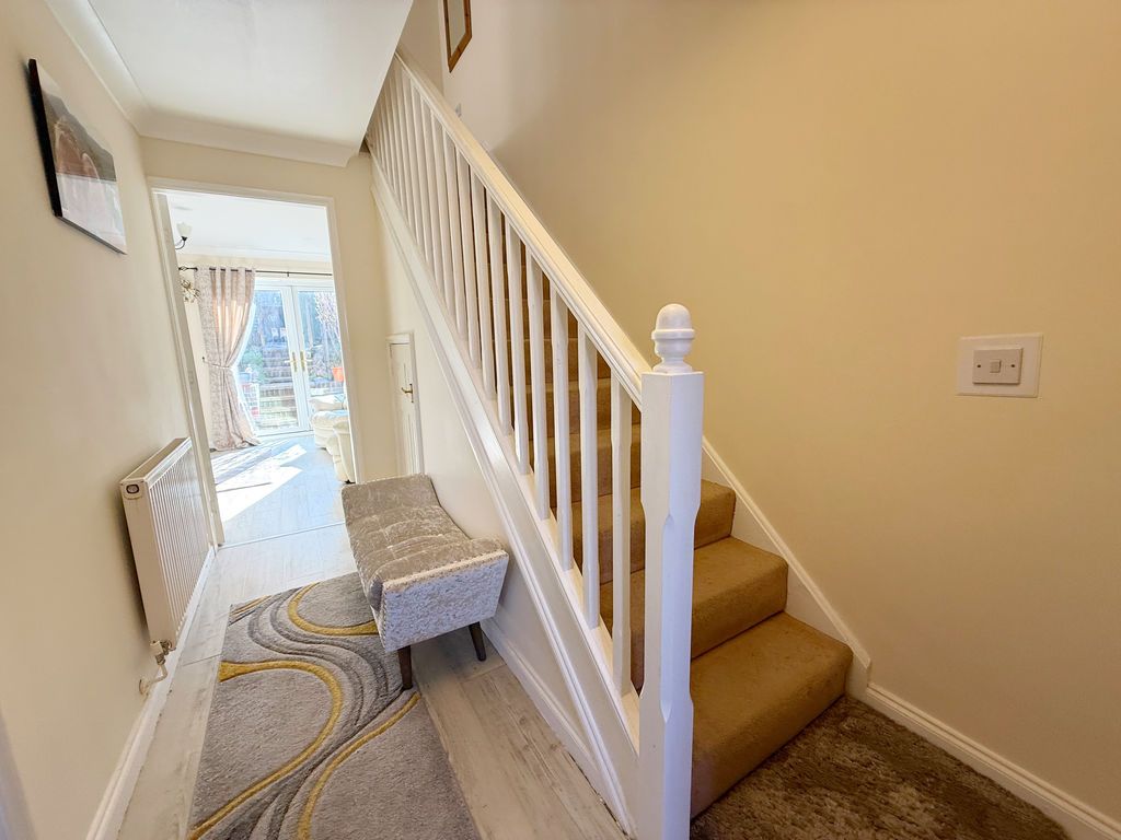 Property photo 2 of 13 Entrance Hall